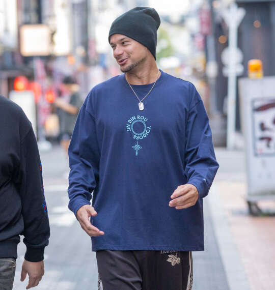 YOIDORE ジンディンロウコラボ長袖Tシャツを使った3Lサイズのコーディネート