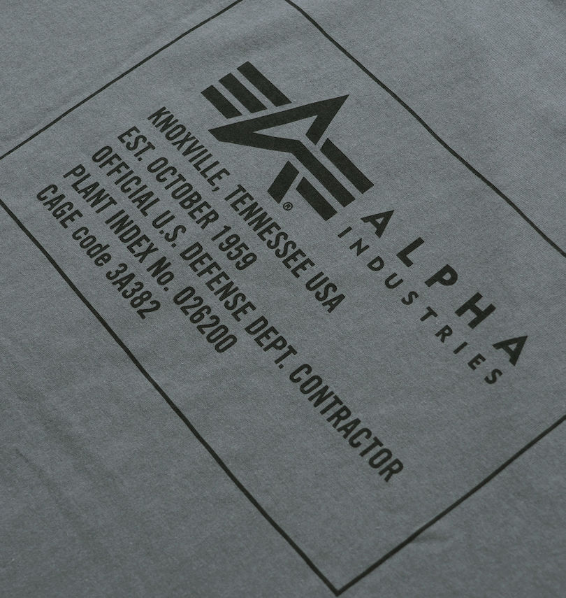 大きいサイズ メンズ ALPHA INDUSTRIES (アルファ インダストリーズ) MILSPEC BOXプリント半袖Tシャツ
                        プリント拡大